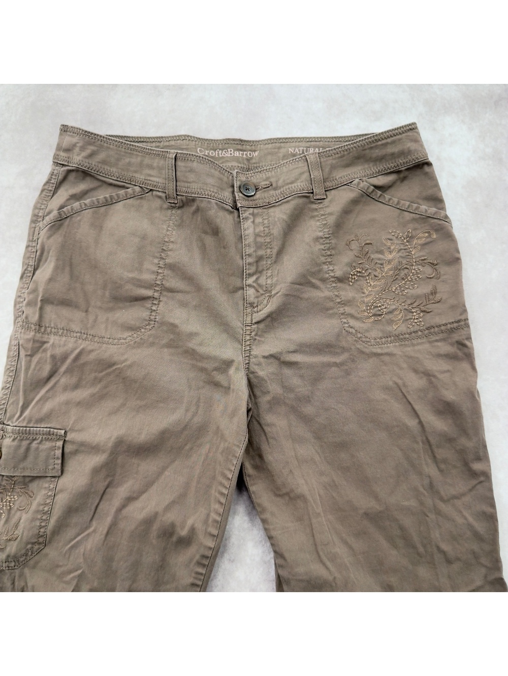 Croft & Barrow Y2K Brown Embroidered Floral Cargo Capris Size 12 Drawstring - Picture 2 of 9